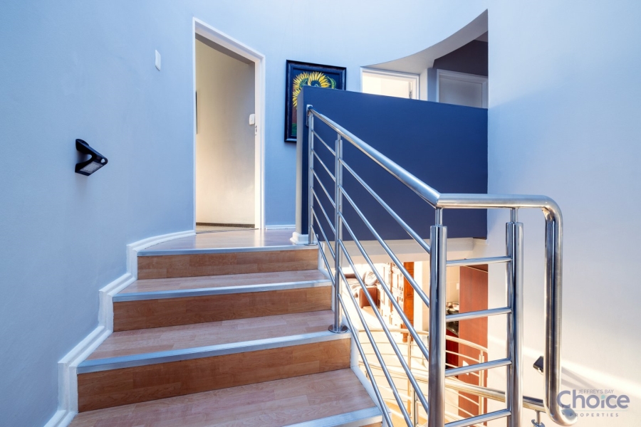 5 Bedroom Property for Sale in Jeffreys Bay Central Eastern Cape